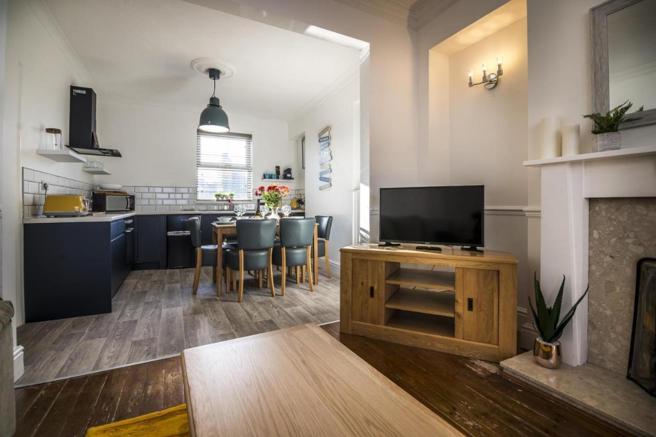 Ivydene - 3 Bedroom Holiday Home - Tenby Extérieur photo